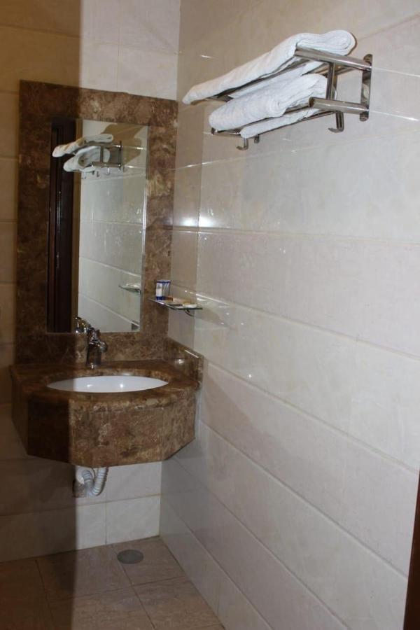 الفخامة الماسية للوحدات السكنية المفروشة Aparthotel Sidi Hamzah Екстериор снимка