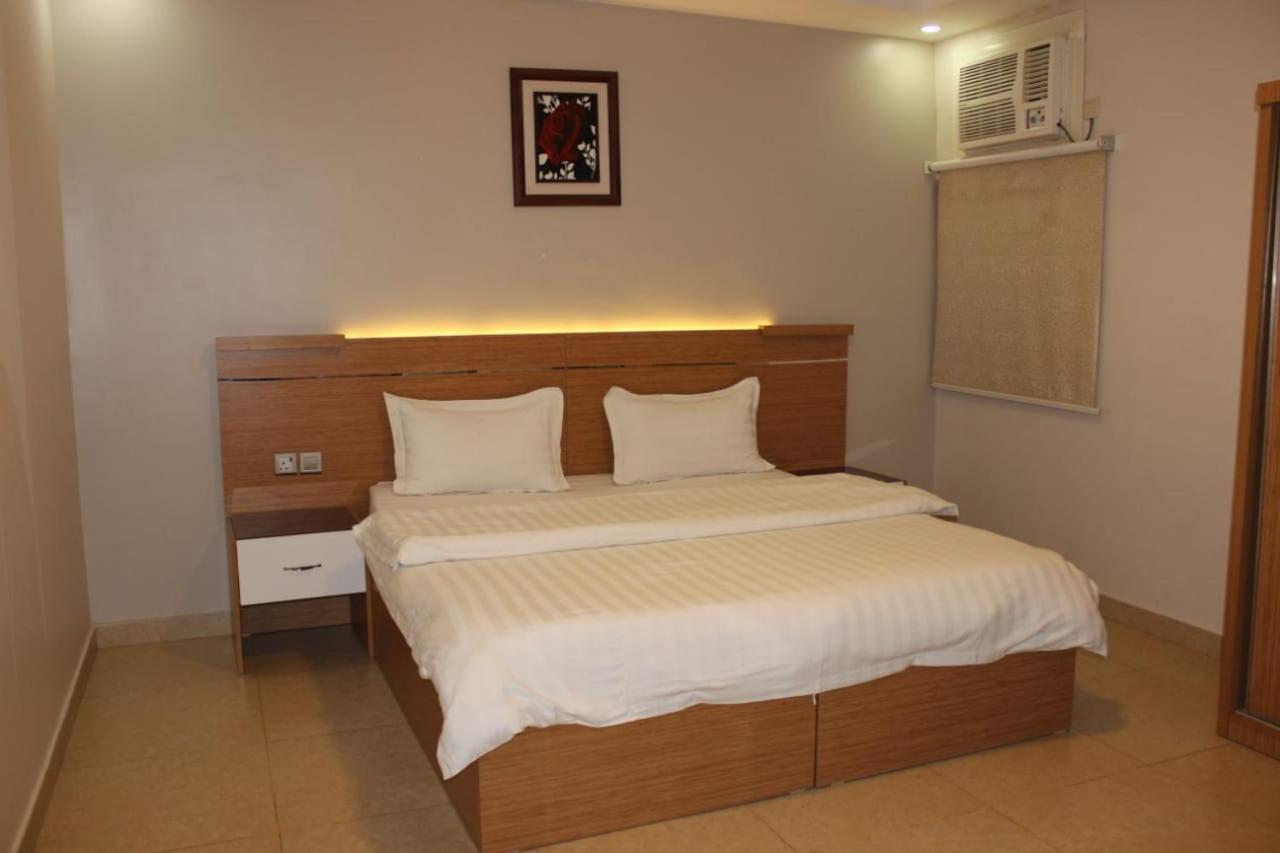 الفخامة الماسية للوحدات السكنية المفروشة Aparthotel Sidi Hamzah Екстериор снимка